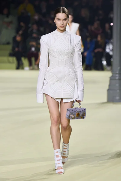 Look 5